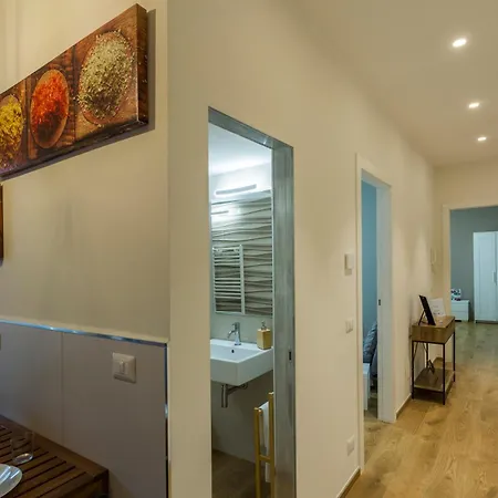 Apartment H49 *